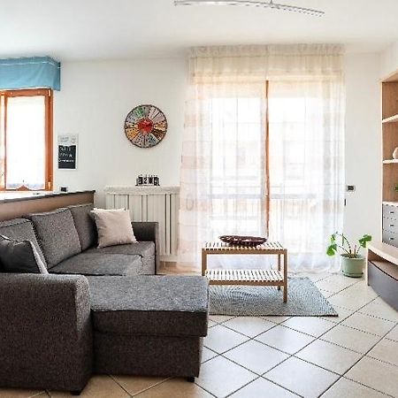 Casti - Appartamento Mm3 Comasina Mailand Exterior foto
