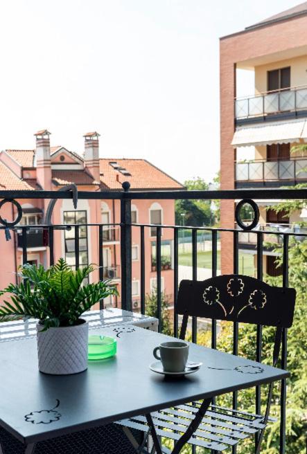 Casti - Appartamento Mm3 Comasina Mailand Exterior foto